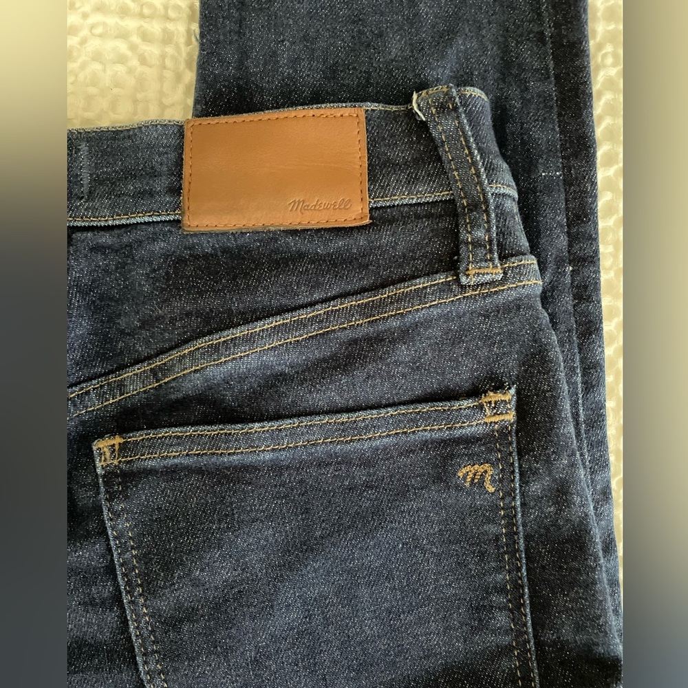 Madewell 9" Mid-Rise Skinny Jeans in Orland Wash: TENCEL™ Denim Edition - Picture 10 of 14